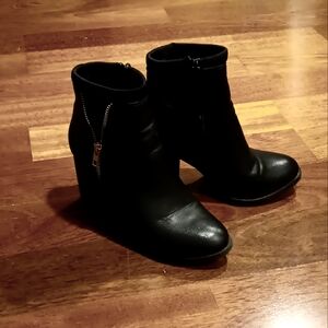 Seriously comfy lined and cushioned leather boots